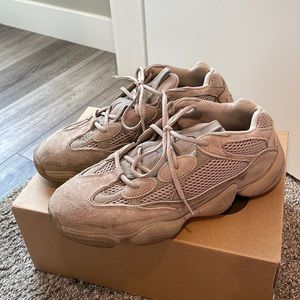 “USED” Yeezy 500